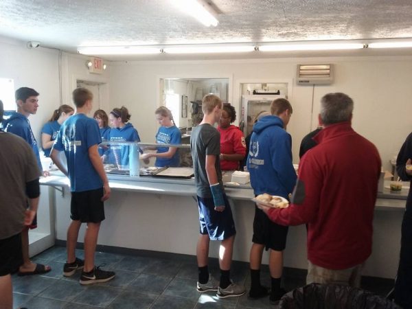 Northern VA cheerleaders serve breakfast